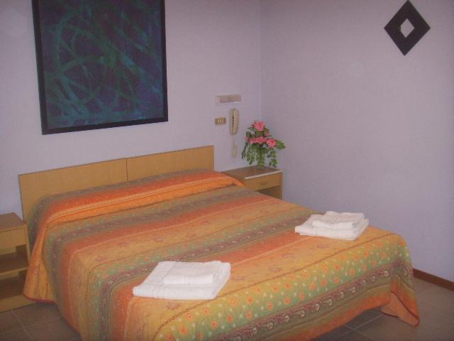 Hotel Marinella Rimini Oda fotoğraf